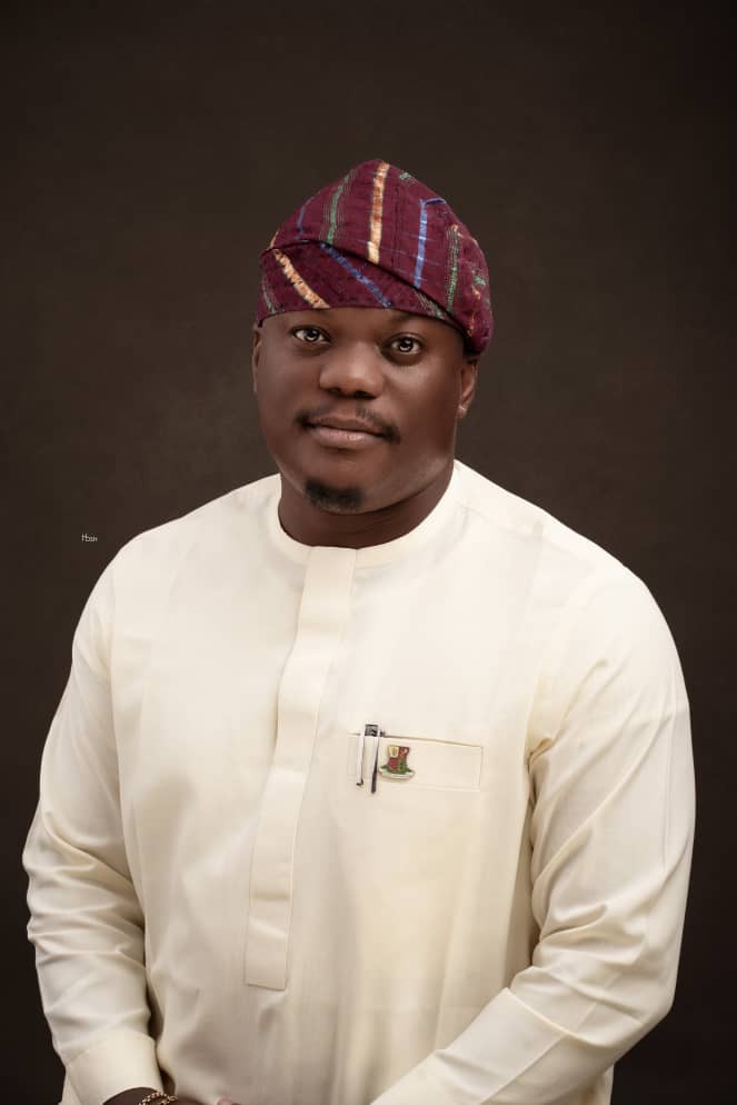 HON. OLAKUNLE AKINSETE
